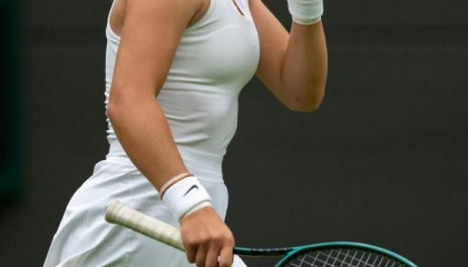 华体会一键直达-安德列娃进16强引热议：同是不擅长草地，为何比郑钦文温网成绩好